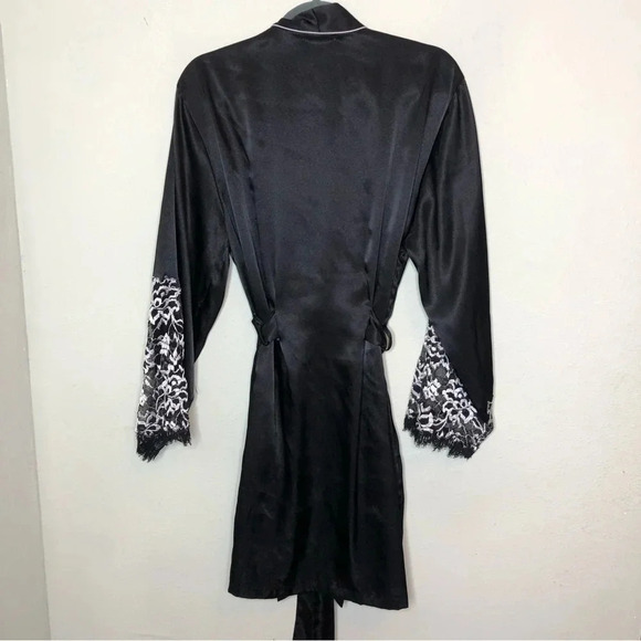 Jones New York Black Silky Robe with Eyelash Lace Sleeves Medium - Picture 6 of 6